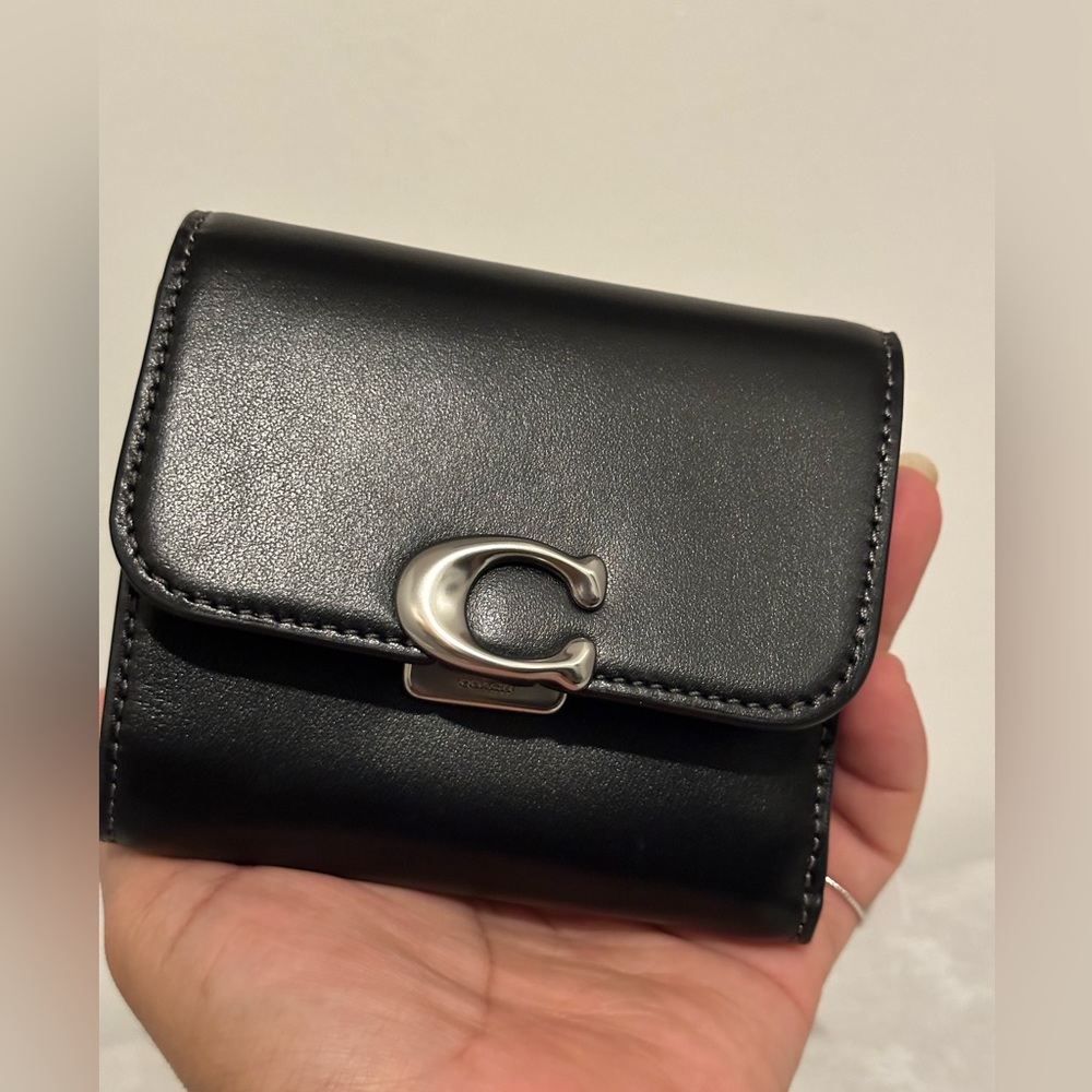 NWT! Coach Bandit Wallet - Picture 1 of 8